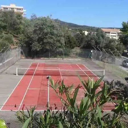 Un Coin De Paradis 2 Ou 4 Personnes Refait A Neuf Sainte-Maxime