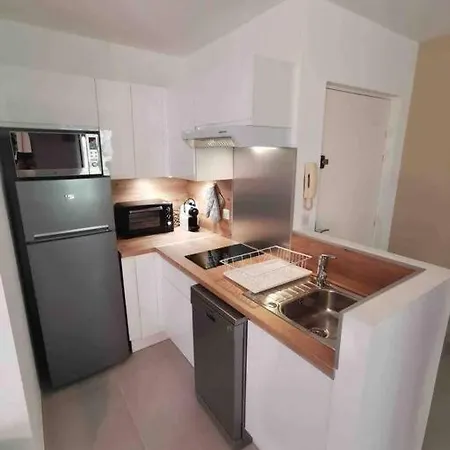 Un Coin De Paradis 2 Ou 4 Personnes Refait A Neuf * Sainte-Maxime