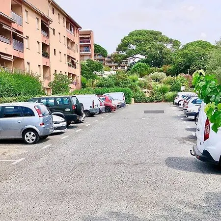 Un Coin De Paradis 2 Ou 4 Personnes Refait A Neuf Apartmán Sainte-Maxime